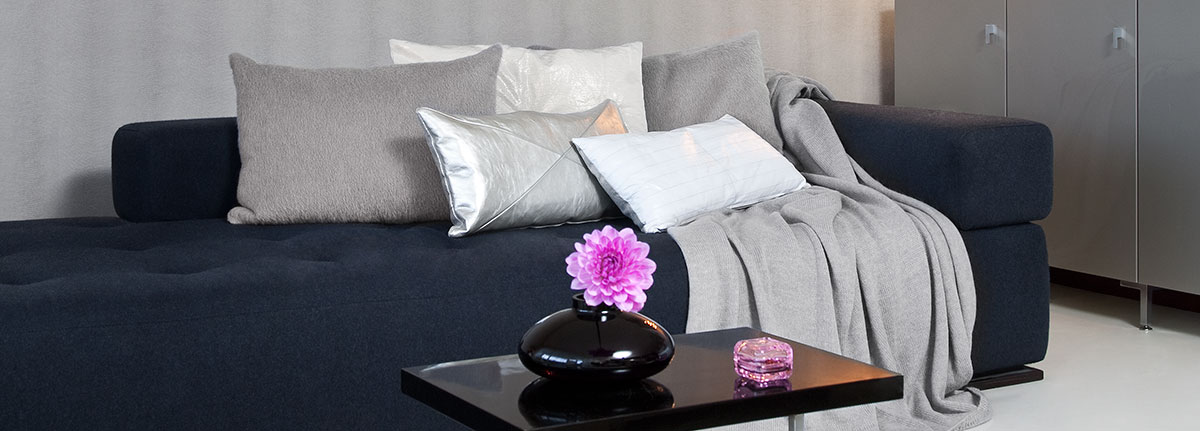 Cushion Crysta on sofal