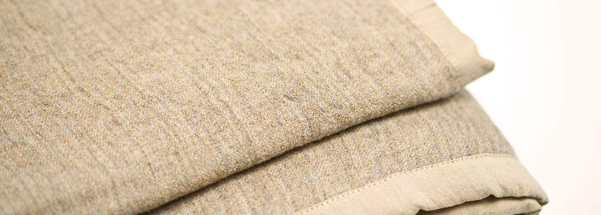 Bedsprei Tyler Camel Detail