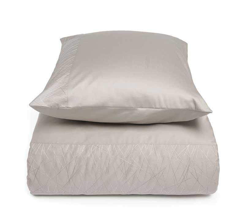 dekbedovertrek en kussenslopen Mesh beige katoen met geborduurde baanin grijze verlooptinten