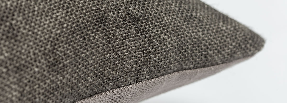 Sierkussen Morris Graphite close-up 