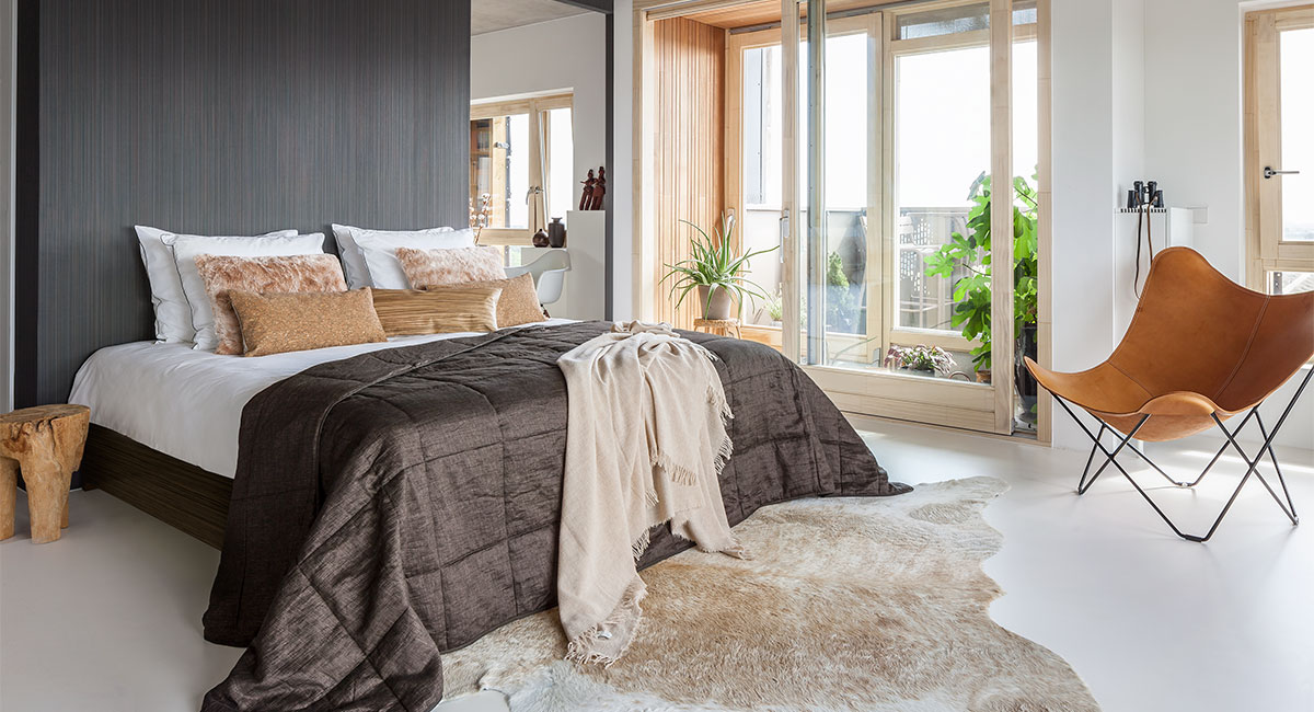 The Glass House - Bedroom Library