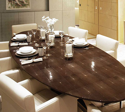 ICON yacht dining met tafellinnen van Mrs.Me