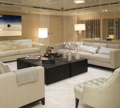 Icon Yacht luxurious cushions and plaids by Mrs.Me