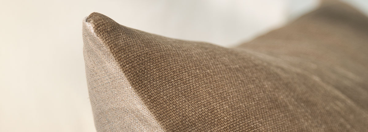 Cushion Epic Moss Detail