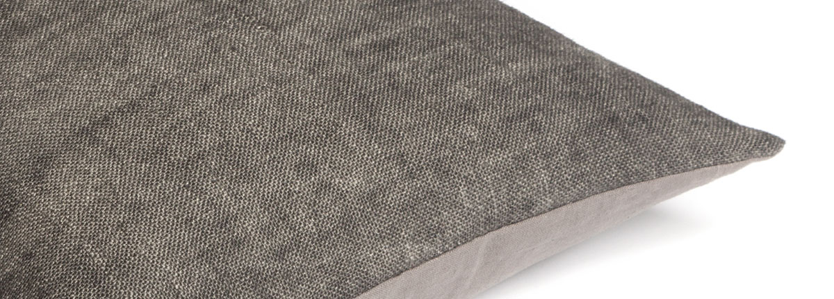 Cushion Morris Graphite detail