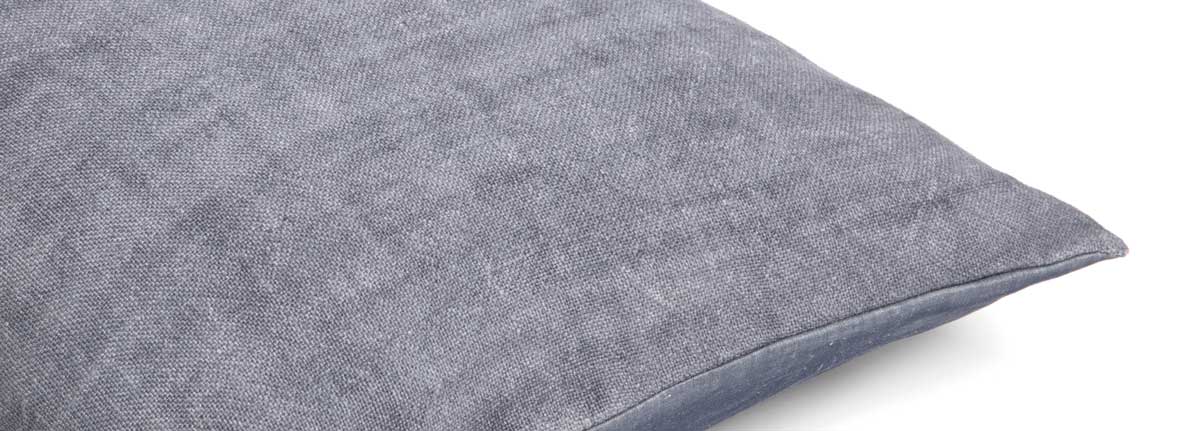 Cushion Morris Steelgrey detail