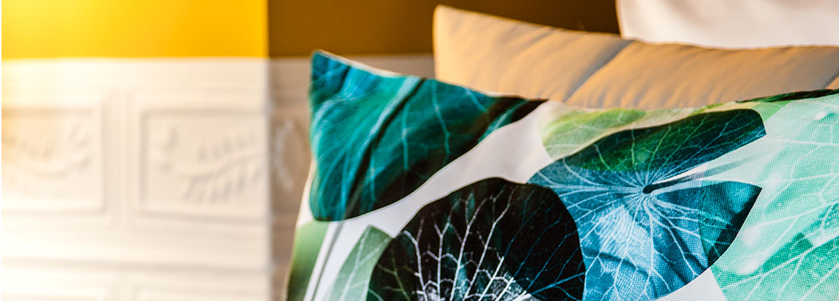 Cushion Ophelia Went and Navarro