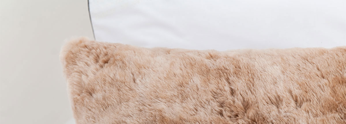 Cushion Mellow Salmon detail