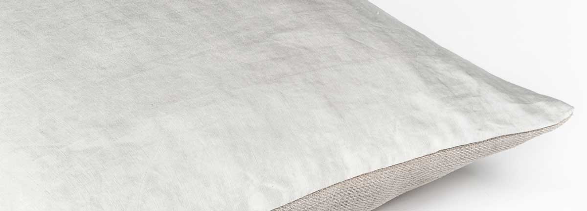 Cushion Noble Silvergreen linen viscose mix