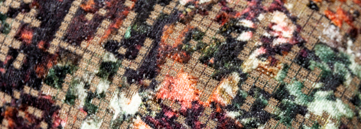 Cushion Waterlily Multidark Detail