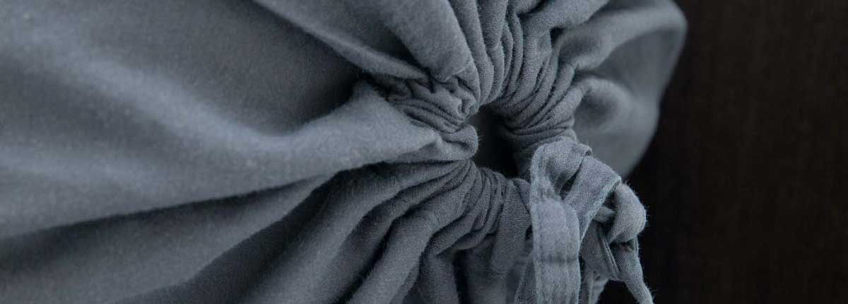 MrsMe Neck roll Stilo detail