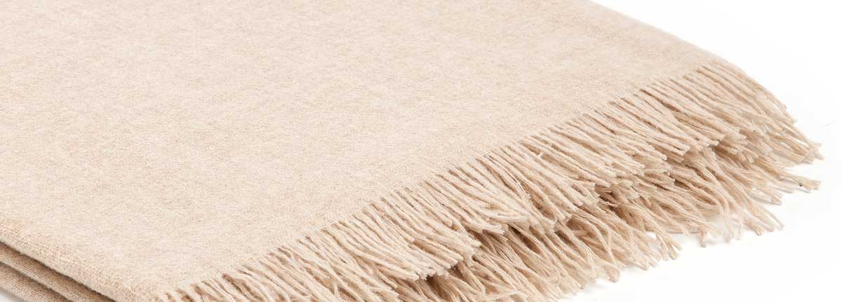 Throw Fly Almond Melee