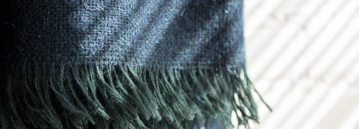 Archive blanket Blueberry detail shadow